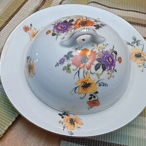 Stunning Vintage covered side dish/butter dish